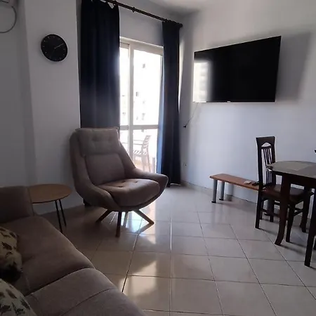 светлый с открытым балконом на пляже Apartment *