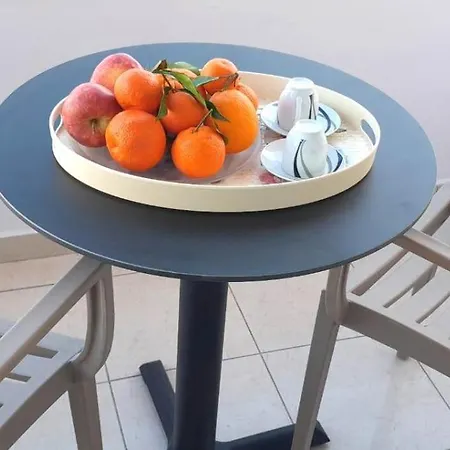 светлый с открытым балконом на пляже * Durres